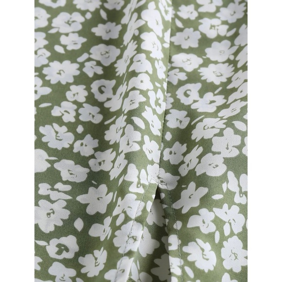 3/$20 ZAFUL Ditsy Print Slit Mini Cami Dress - Light
Green L - Picture 4 of 8